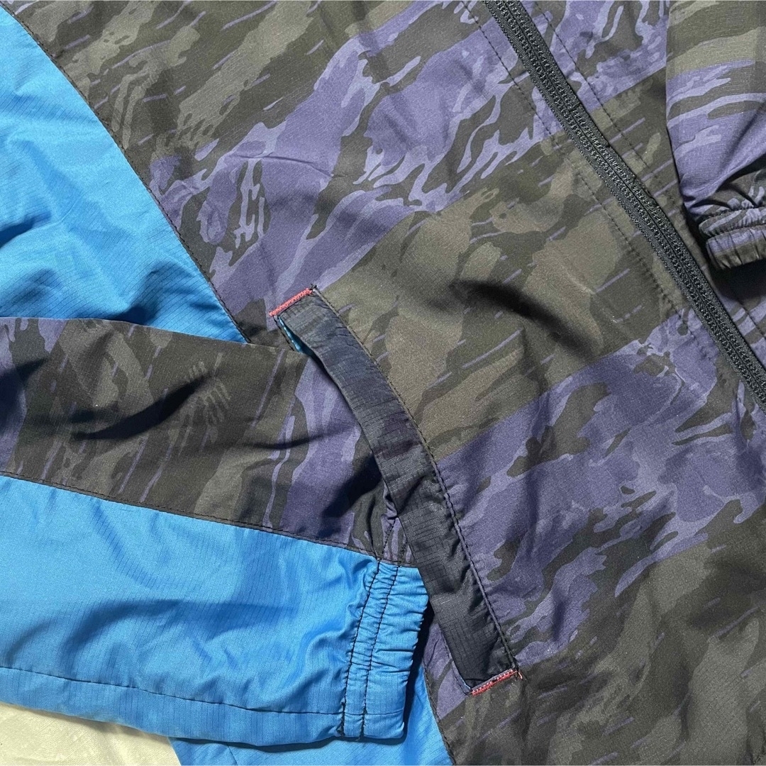 UMBRO(アンブロ)のアンブロ ナイロンジャケット ナイロンパーカー ウィンドブレーカー シャカシャカ レディースのジャケット/アウター(ナイロンジャケット)の商品写真