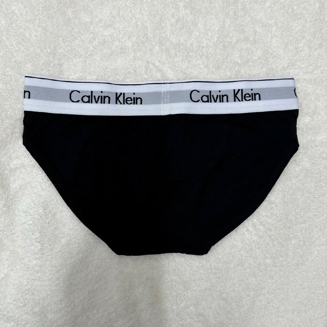 Calvin Klein(カルバンクライン)の新品未使用♡　Mサイズカルバンクライン　レディース　ブラ　ショーツセット レディースの下着/アンダーウェア(ブラ&ショーツセット)の商品写真