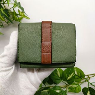 ロエベ(LOEWE)のロエベ　三つ折り財布　トライフォールドウォレット　アナグラム　グリーン(財布)