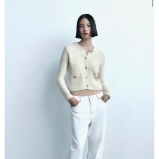 ザラ(ZARA)のZARA ゴールドボタン　ニット　カーディガン　エクリュ　M　今期　正規品　完売(ニット/セーター)