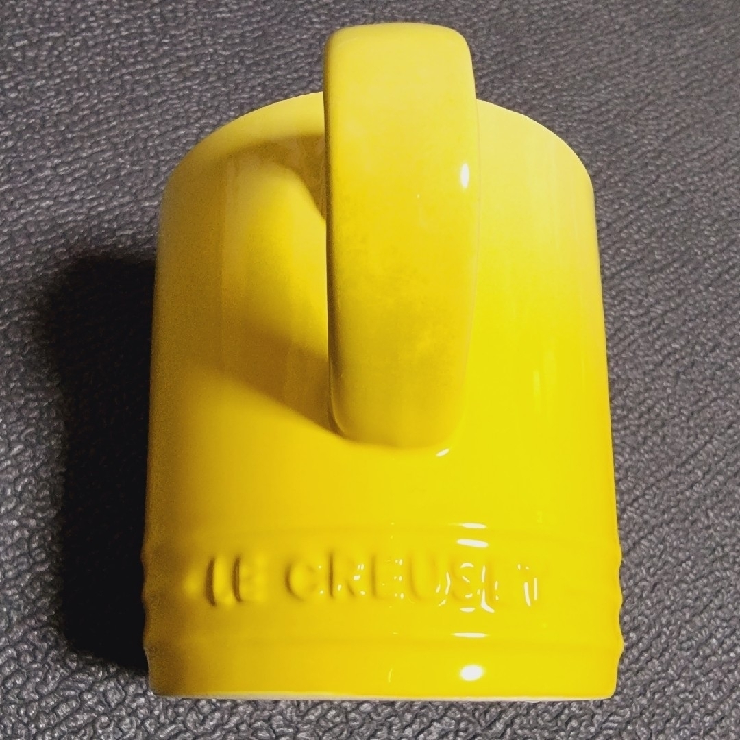 LE CREUSET(ルクルーゼ)の【新品】ル・クルーゼ　マグカップ350ml　色;イエロー インテリア/住まい/日用品のキッチン/食器(グラス/カップ)の商品写真