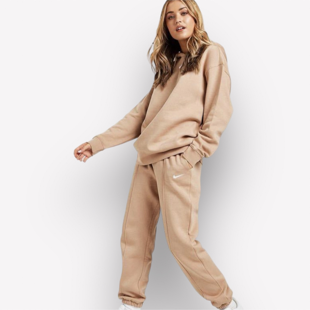 NIKE - 定価13640円☆NIKE☆セットアップ☆上下セット☆ジャージ NIKE - 定価13640円☆NIKE☆セットアップ☆上下セット☆ジャージ
