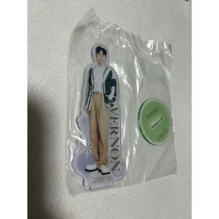 セブンティーン(SEVENTEEN)のSEVETEEN1番くじ　アクスタ　VERNON(アイドルグッズ)