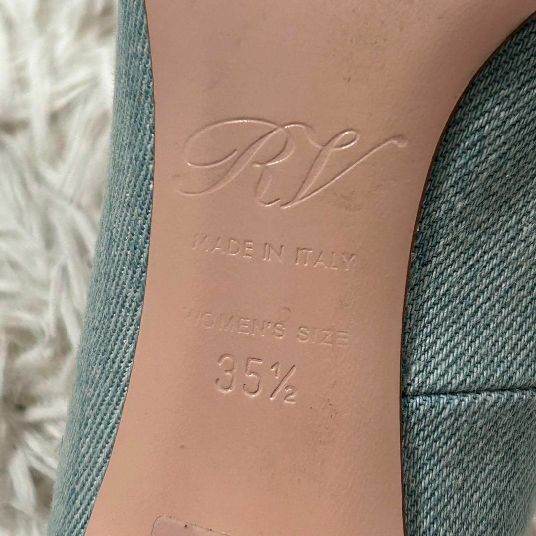 ROGER VIVIER(ロジェヴィヴィエ)の美品✨ロジェヴィヴィエ デニム プレート ゴールド ロゴ 保存袋 ブルー レディースの靴/シューズ(ハイヒール/パンプス)の商品写真