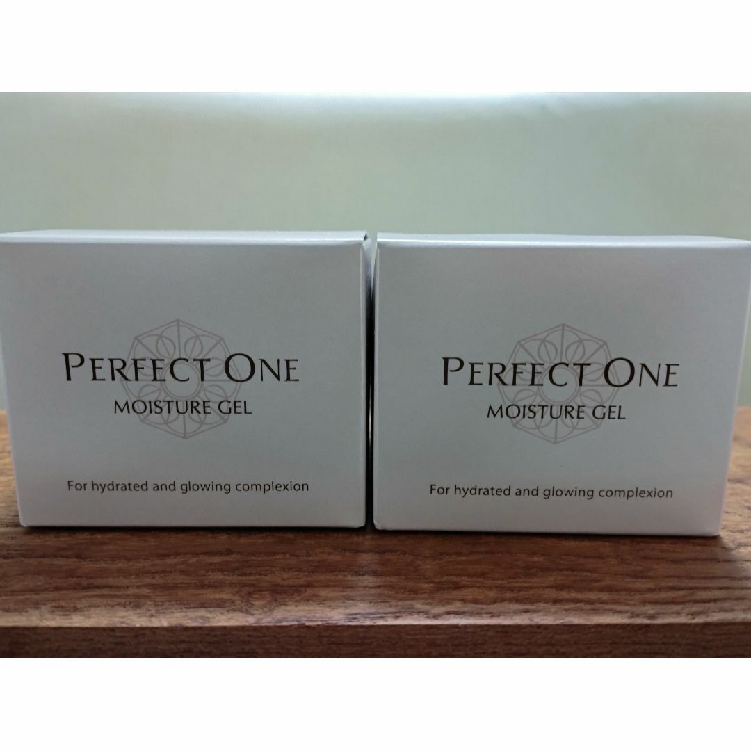 PERFECT ONE(パーフェクトワン)のパーフェクトワン モイスチャージェル 75g　2個セット コスメ/美容のスキンケア/基礎化粧品(オールインワン化粧品)の商品写真