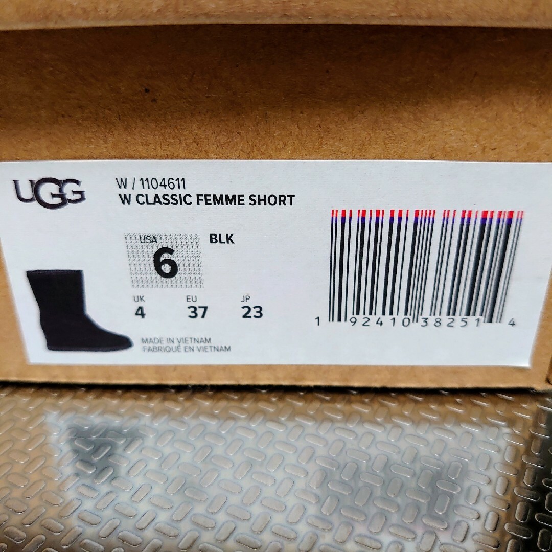 UGG(アグ)の新品＊アグ UGG ブーツ クラシック フェム ショート ブラック23cm レディースの靴/シューズ(ブーツ)の商品写真