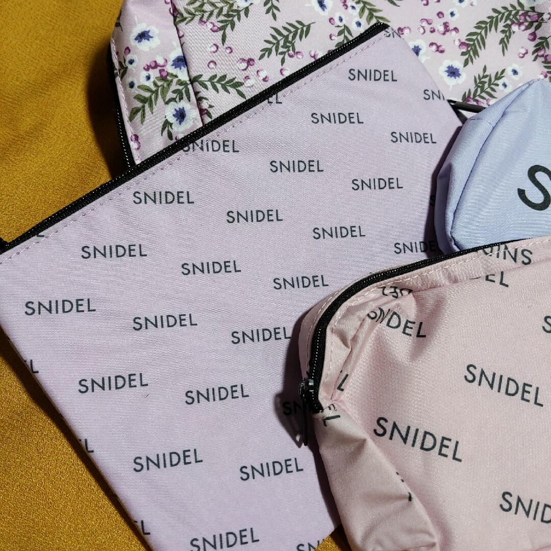 SNIDEL(スナイデル)のSNIDEL　スナイデルポーチセット レディースのファッション小物(ポーチ)の商品写真