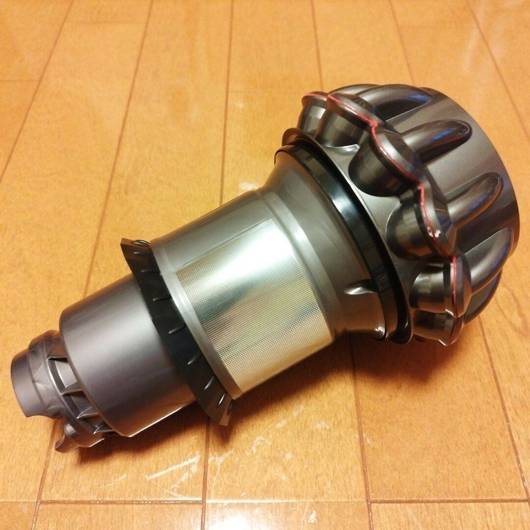 Dyson(ダイソン)のdyson V10 サイクロン部分 スマホ/家電/カメラの生活家電(掃除機)の商品写真