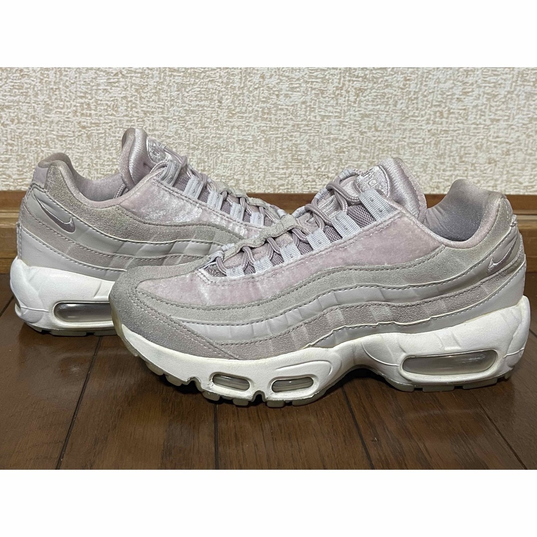 NIKE(ナイキ)のNIKE WMNS AIR MAX 95 LX 23.5cm  レディースの靴/シューズ(スニーカー)の商品写真