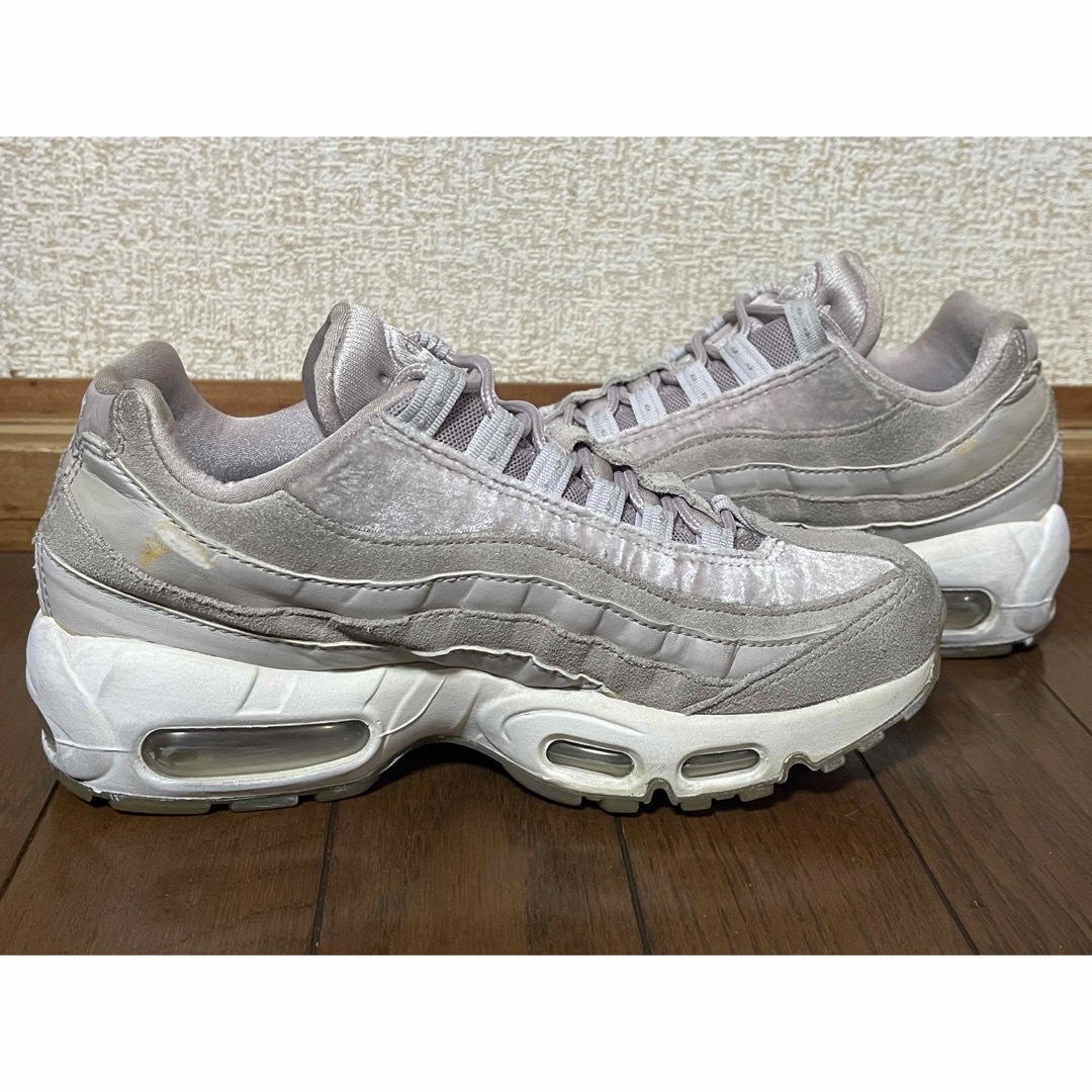 NIKE(ナイキ)のNIKE WMNS AIR MAX 95 LX 23.5cm  レディースの靴/シューズ(スニーカー)の商品写真