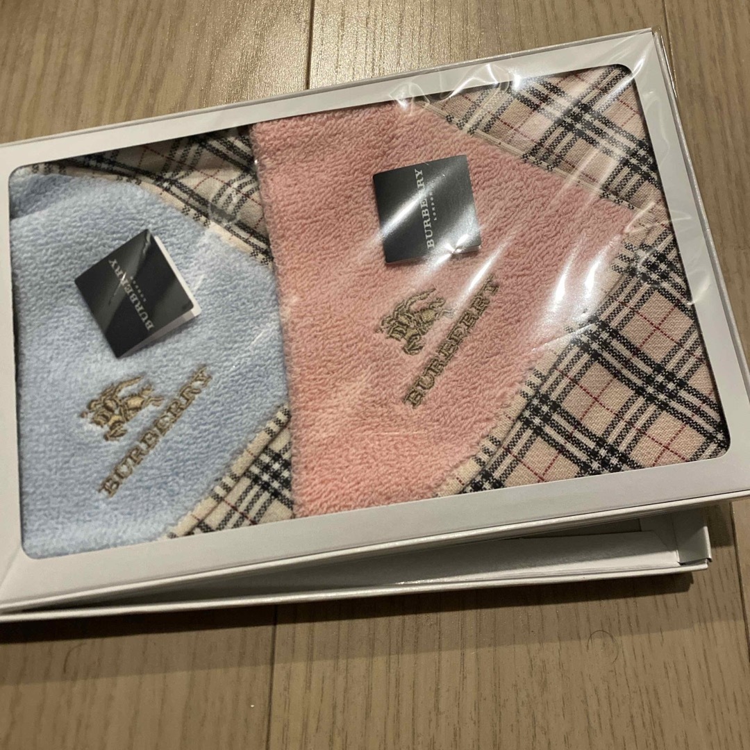 バーバリー　ハンカチ　セット レディースのファッション小物(ハンカチ)の商品写真