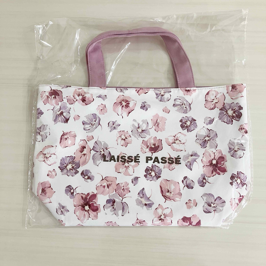 LAISSE PASSE(レッセパッセ)のレッセパッセ ノベルティトートバッグ 非売品 レディースのバッグ(トートバッグ)の商品写真