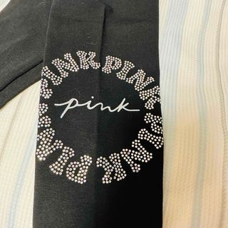 ヴィクトリアズシークレット(Victoria's Secret)のPINK XSサイズ ロゴがビジューの可愛いスポーツボトムス　新品タグ付き(その他)