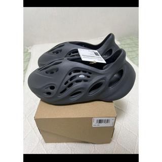 イージー(YEEZY（adidas）)のFoam Runner Carbon 26.5(スニーカー)