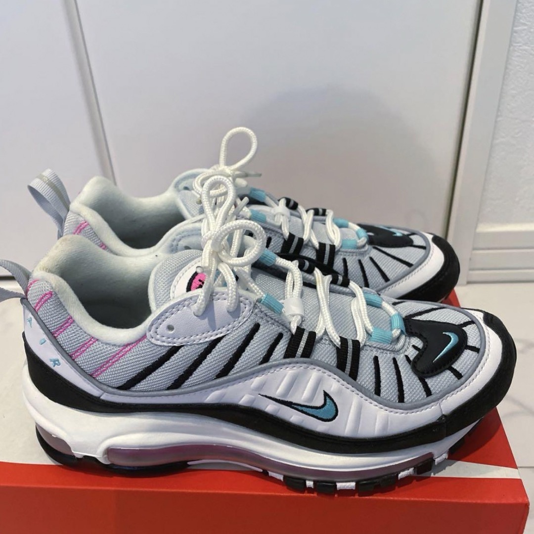 NIKE(ナイキ)のNIKE AIR MAX 98 サウス ビーチ レディースの靴/シューズ(スニーカー)の商品写真