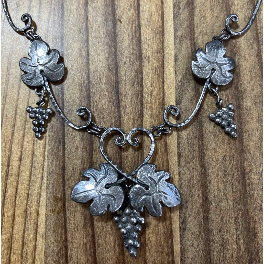 Lochie(ロキエ)のvintage  silver925 アンティーク ブドウ ネックレス ピアス レディースのアクセサリー(ネックレス)の商品写真