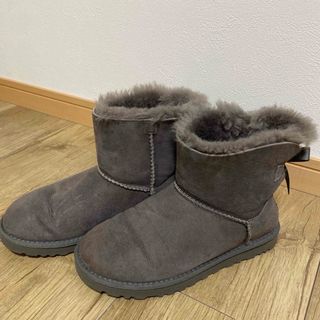 アグ(UGG)のUGG ムートンブーツ　バックリボン　グレー(ブーツ)