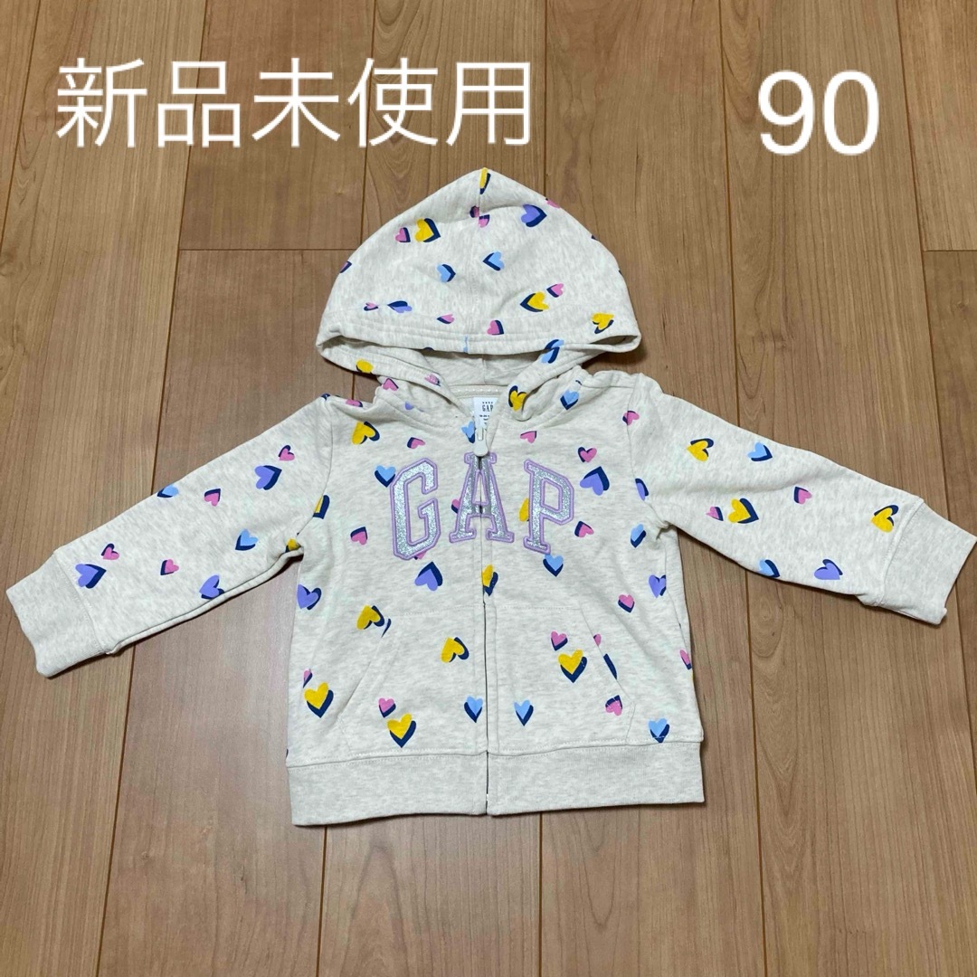 babyGAP(ベビーギャップ)の【新品未使用品】ベビーギャップ　パーカー　ハート　GAP キッズ/ベビー/マタニティのキッズ服女の子用(90cm~)(ジャケット/上着)の商品写真