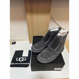 アグ(UGG)の新品　ホワイトマウンテニアリング　UGG ブーツ　(ブーツ)