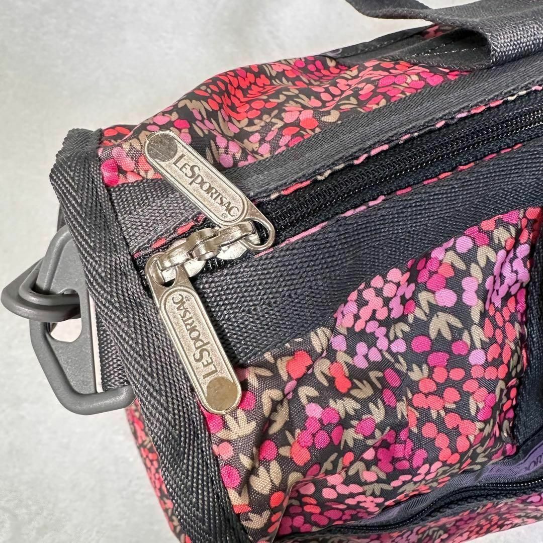 LeSportsac(レスポートサック)のLESPORTSACレスポートサック  ボストン　旅行バッグショルダー　花柄 レディースのバッグ(ボストンバッグ)の商品写真