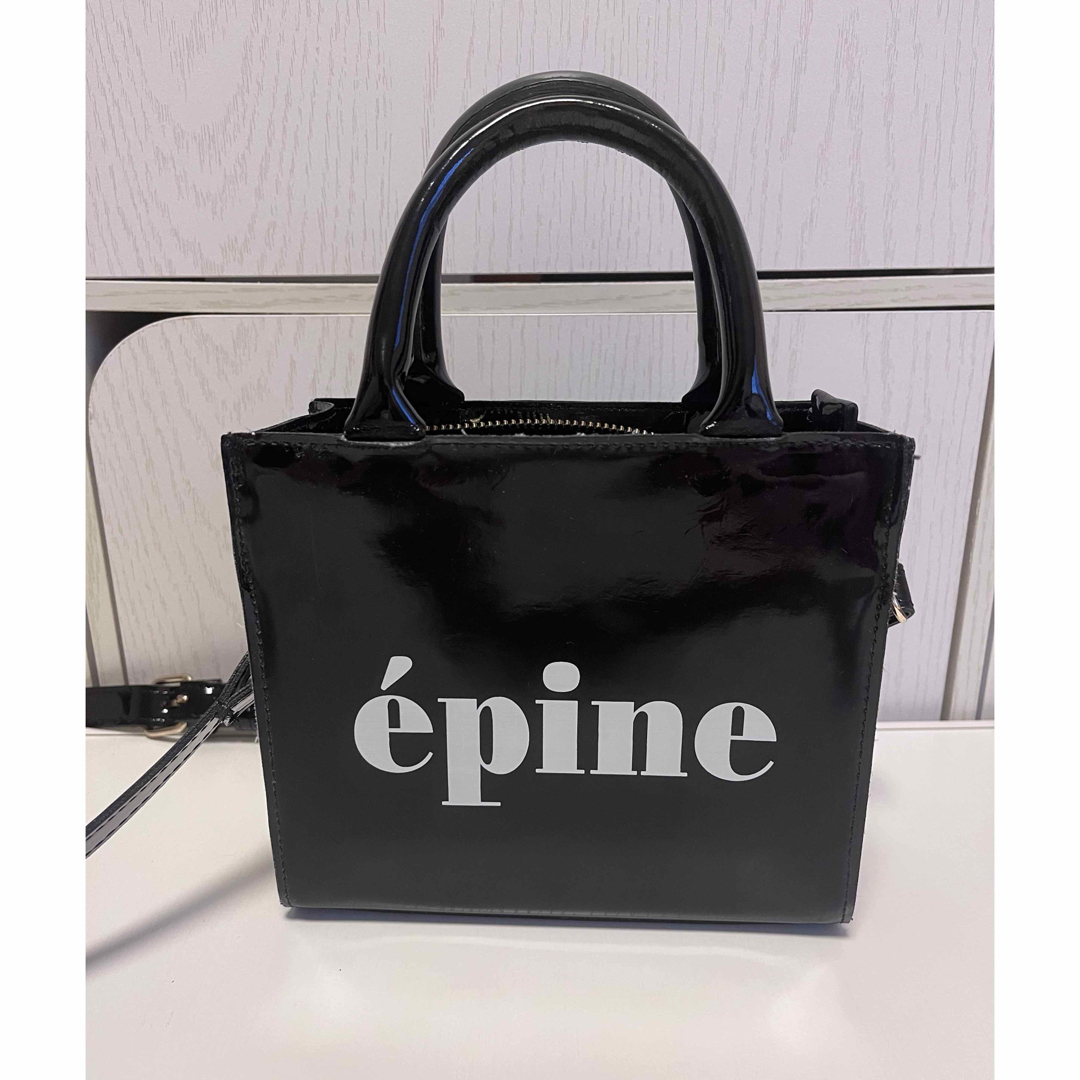 épine(エピヌ)のepine エナメルショルダーバッグ レディースのバッグ(ショルダーバッグ)の商品写真