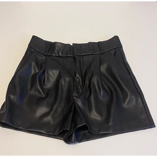 ザラ(ZARA)のZARA レザーショートパンツ(ショートパンツ)