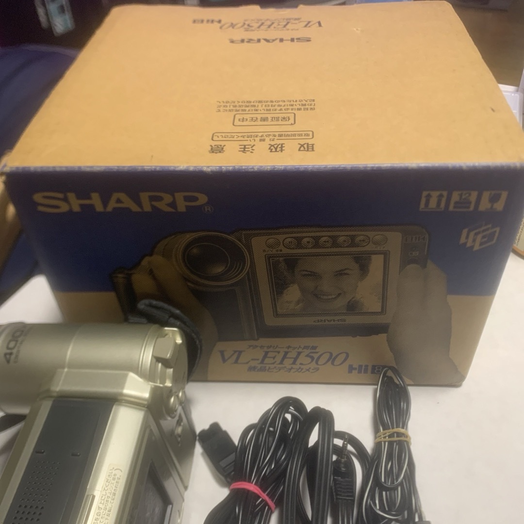 SHARP(シャープ)のSHARP  VideoHi8 ビデオカメラ　VL-EH500 スマホ/家電/カメラのカメラ(ビデオカメラ)の商品写真