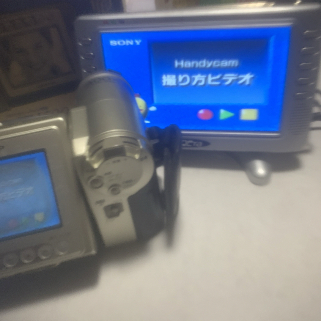 SHARP(シャープ)のSHARP  VideoHi8 ビデオカメラ　VL-EH500 スマホ/家電/カメラのカメラ(ビデオカメラ)の商品写真