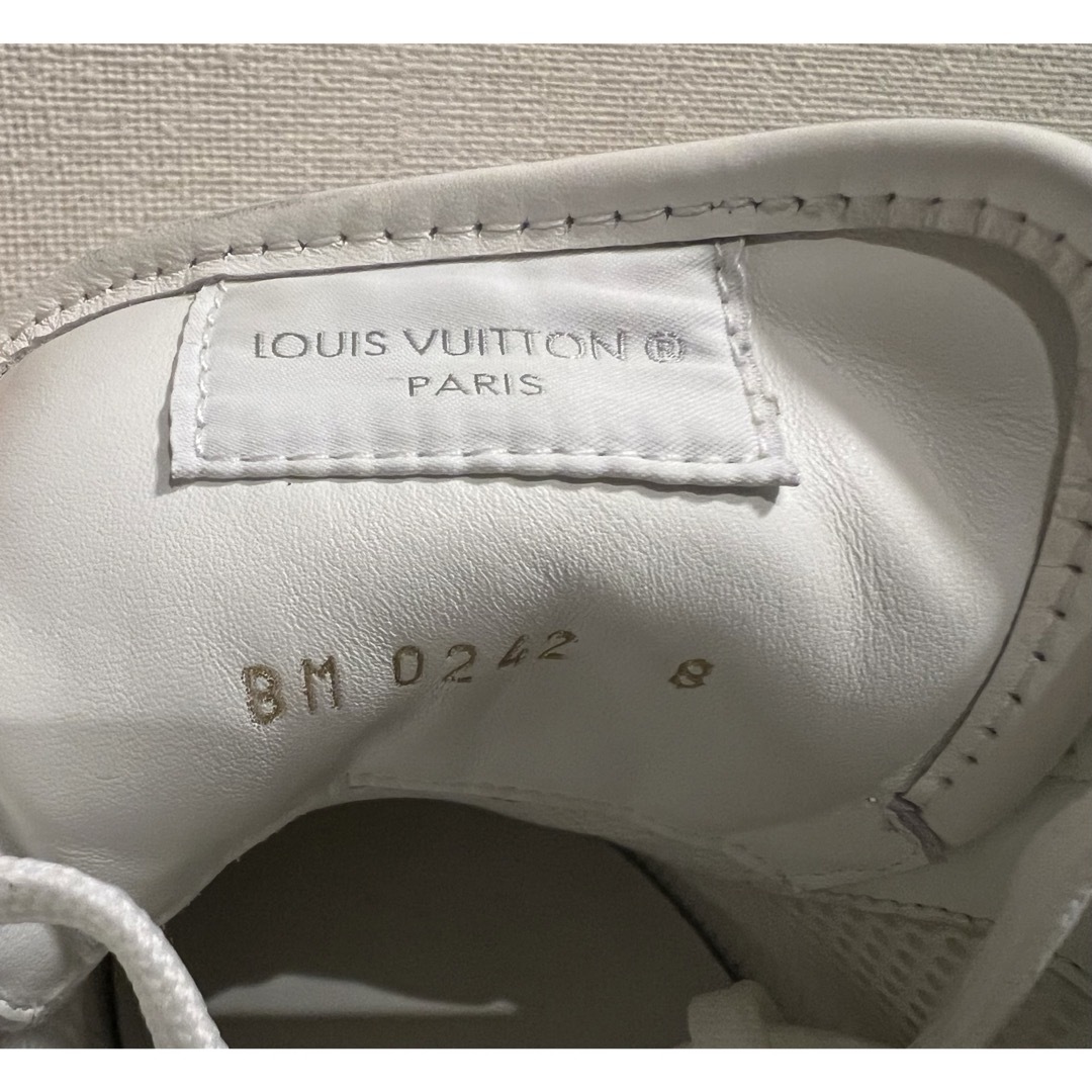 LOUIS VUITTON(ルイヴィトン)のルイヴィトン RUN AWAY ランアウェイライン スニーカー メンズの靴/シューズ(スニーカー)の商品写真