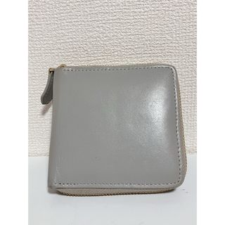 ムラ(MURA)のMURA ゴートレザー スクエア 二つ折り財布 グレー(財布)