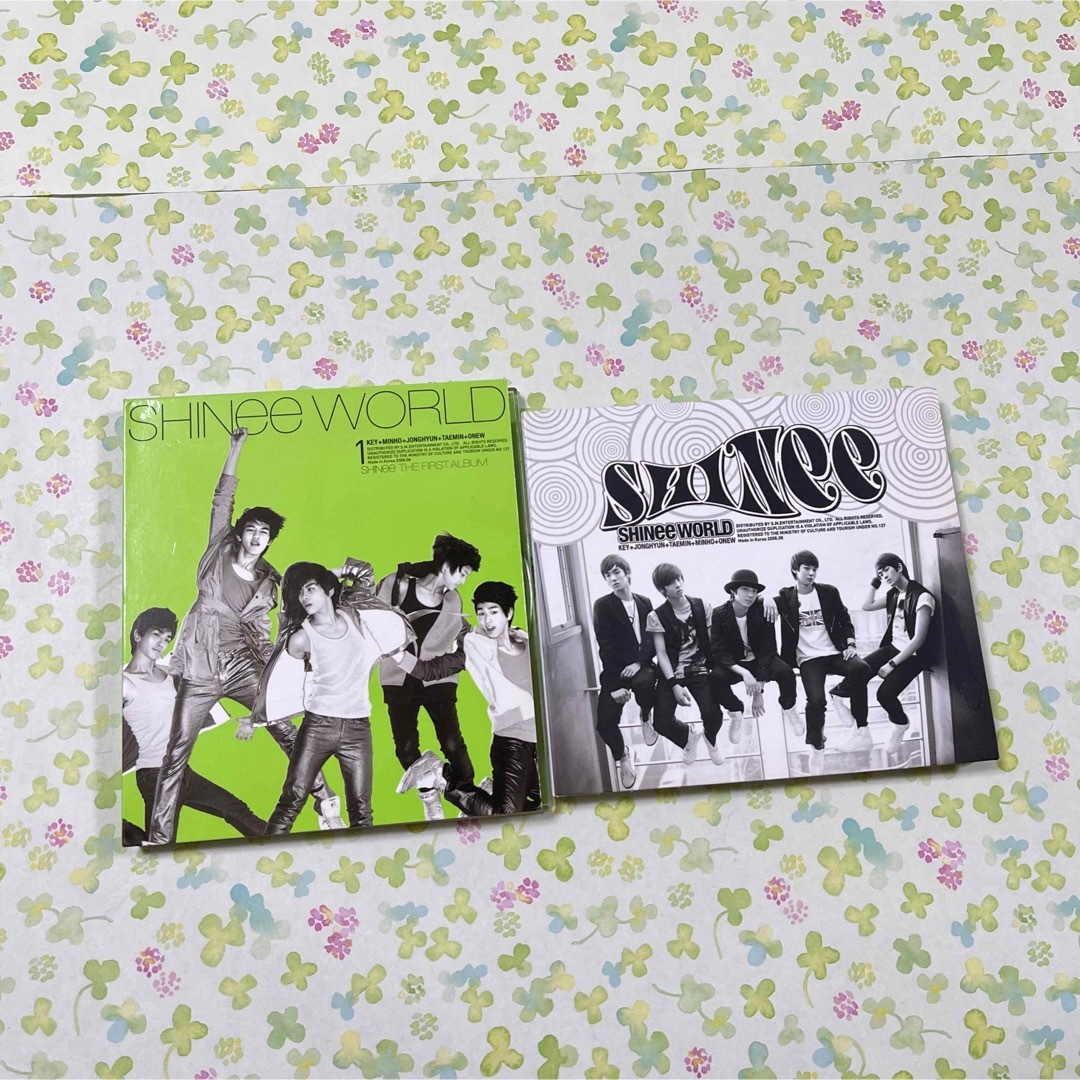 SHINee(シャイニー)のSHINee World THE FIRST ALBUM 韓国　CD アルバム エンタメ/ホビーのCD(K-POP/アジア)の商品写真