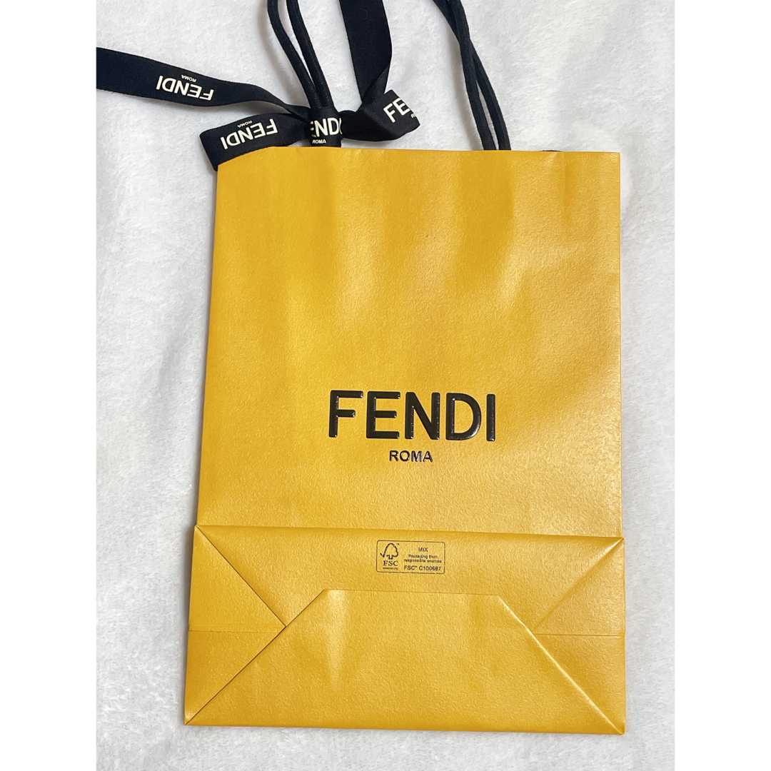 FENDI(フェンディ)のFENDI ショッパー　リボン付き レディースのバッグ(ショップ袋)の商品写真