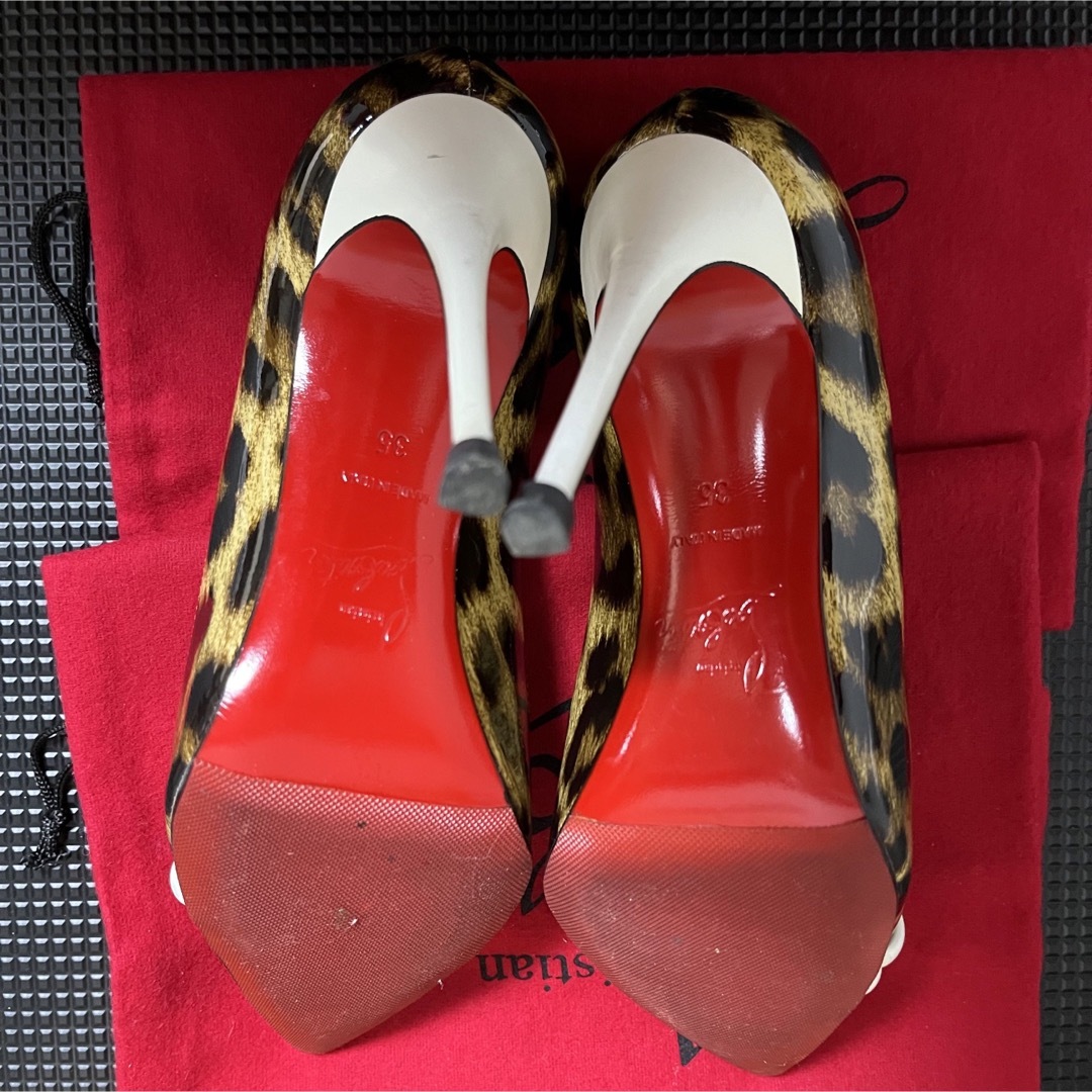 Christian Louboutin(クリスチャンルブタン)のクリスチャンルブタン　豹柄　レオパード　パテント　白　ハイヒール　35 美品 レディースの靴/シューズ(ハイヒール/パンプス)の商品写真