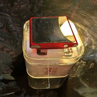 アイポッド(iPod)のipod nano 第6世代　16GB PRODUCT　RED(ポータブルプレーヤー)