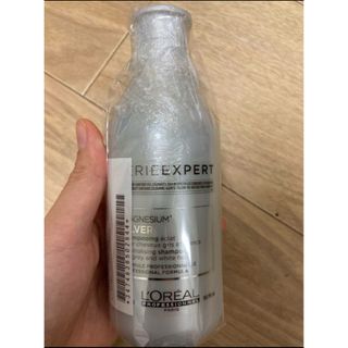 ロレアルプロフェッショナル(LOREAL PROFESSIONAL)のセリエエクスパート シルバーシャンプー 300ml 新品(シャンプー)