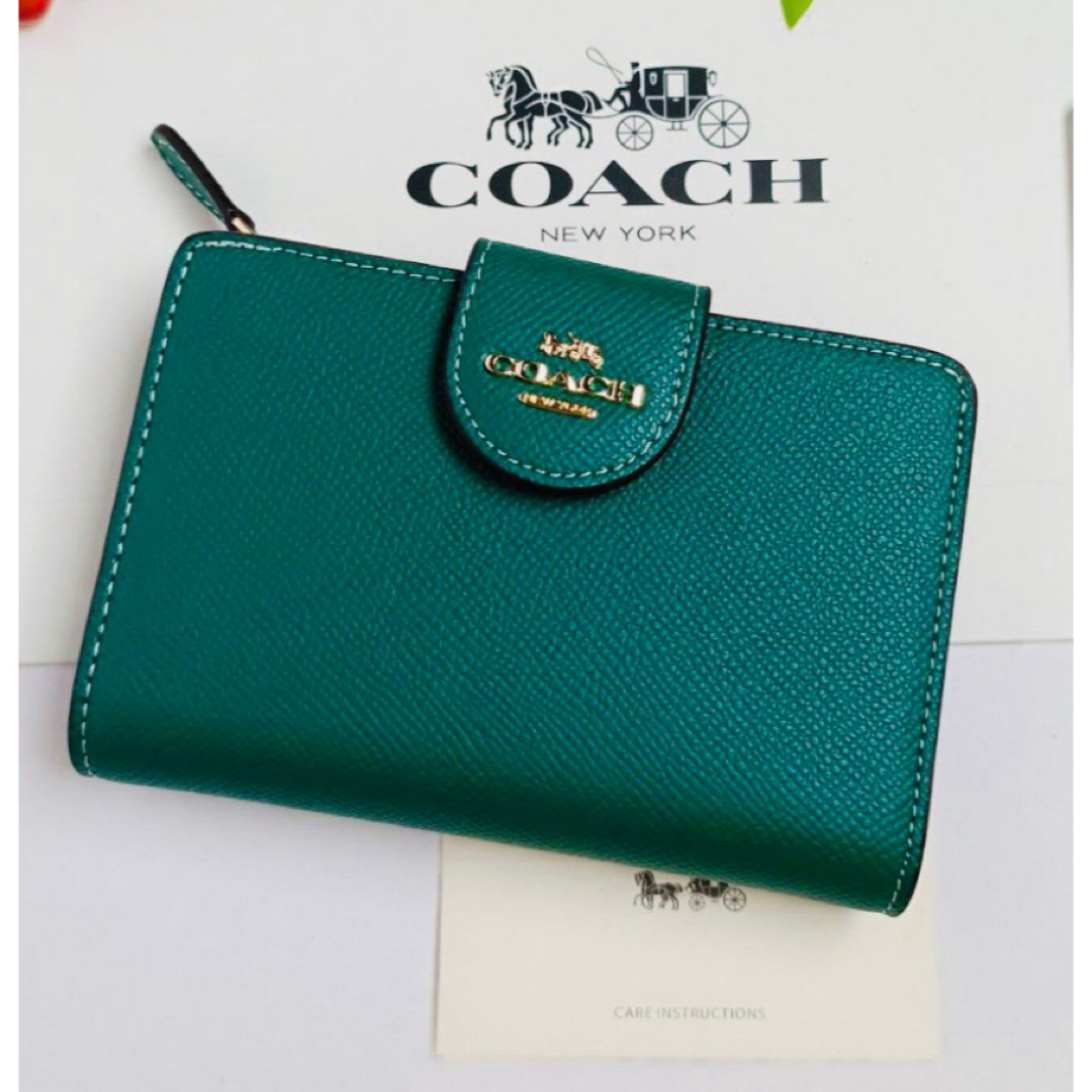 COACHコーチ　折りたたみ財布　グリーン色財布COACH