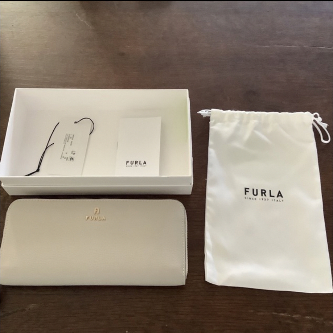 PERLAサイズ長財布 FURLA フルラ マグノリア　ジップウォレット