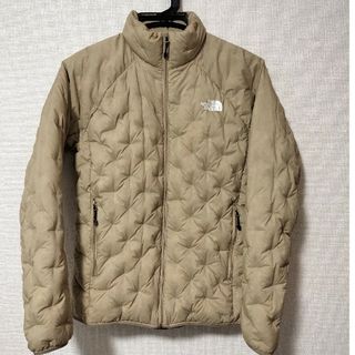 ザノースフェイス(THE NORTH FACE)のザ・ノース・フェイス　アストロライトダウン　ベージュ　S(ダウンジャケット)