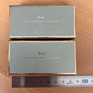 ヴァンクリーフアンドアーペル(Van Cleef & Arpels)のチョコ空箱　2個　ヴァンクリーフ＆アーペル　非売品(ショップ袋)