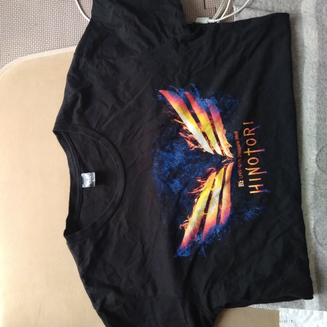 B'z(ビーズ)のB'z　LIVE　Tシャツ エンタメ/ホビーのタレントグッズ(ミュージシャン)の商品写真