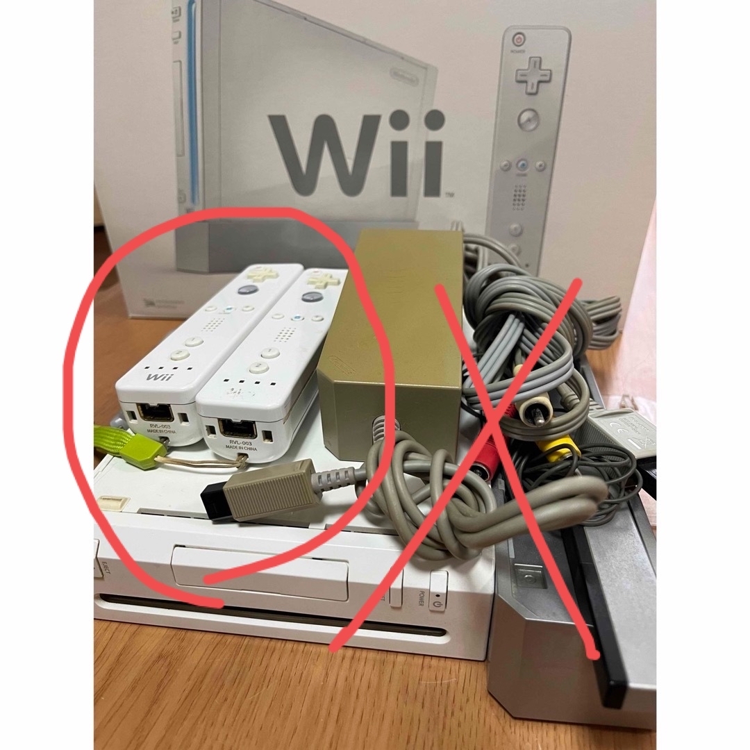 Wii(ウィー)の任天堂 ニンテンドー Wiiリモコン　2個セット エンタメ/ホビーのゲームソフト/ゲーム機本体(その他)の商品写真