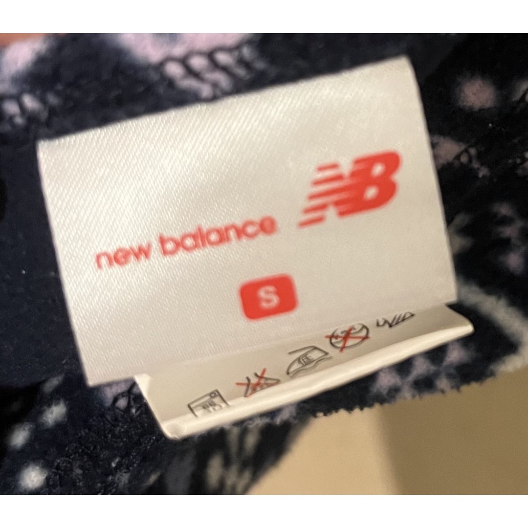 New Balance(ニューバランス)のニューバランス　リバーシブル フリース　紺色 レディースのジャケット/アウター(ニットコート)の商品写真