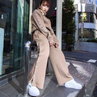 リーボック(Reebok)のジムワッグ×リーボック  細見え！ジムワッグ サイドスリット ニットパンツ(カジュアルパンツ)