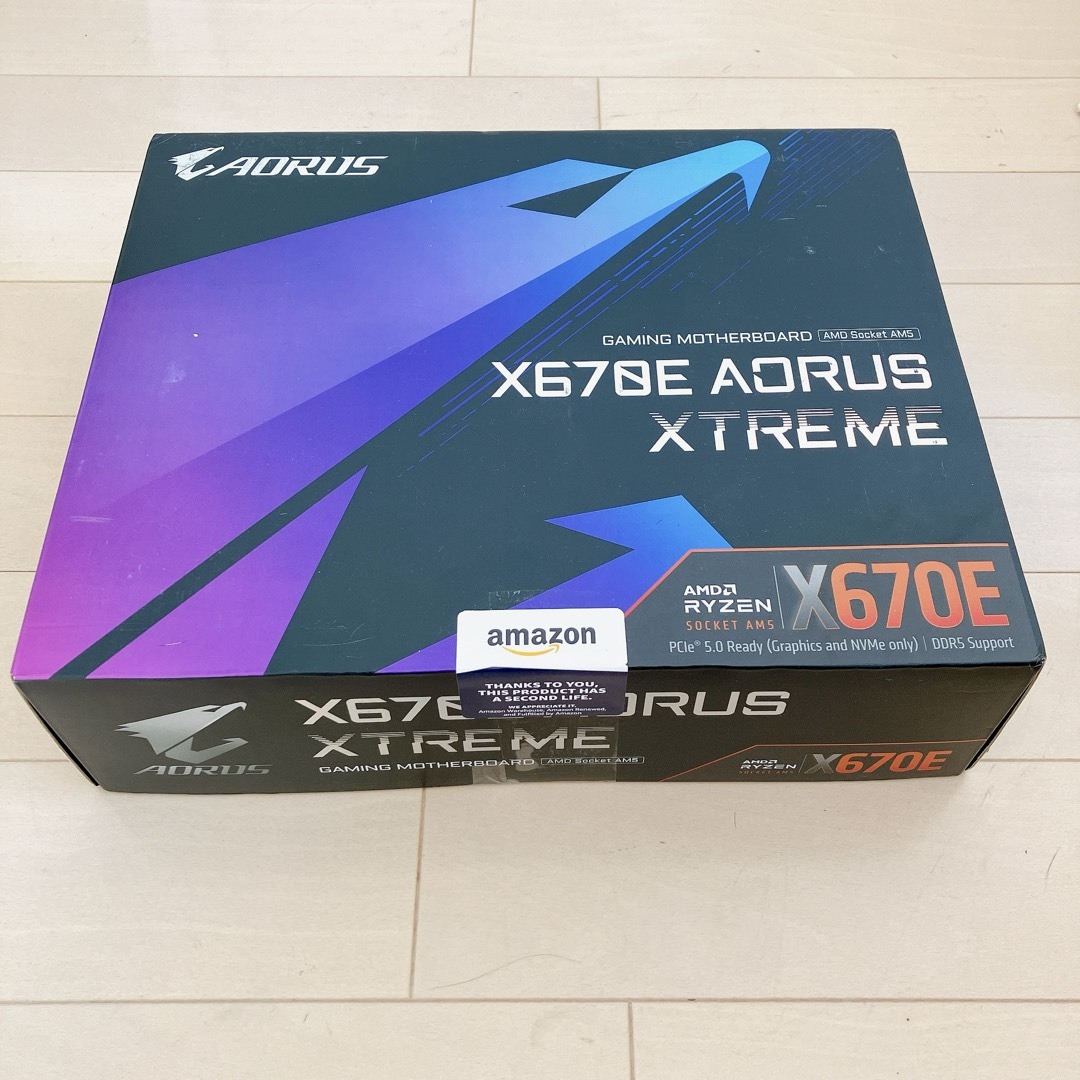 GIGABYTE X670E AORUS　XTREME E-ATX　マザーボード約13万円です