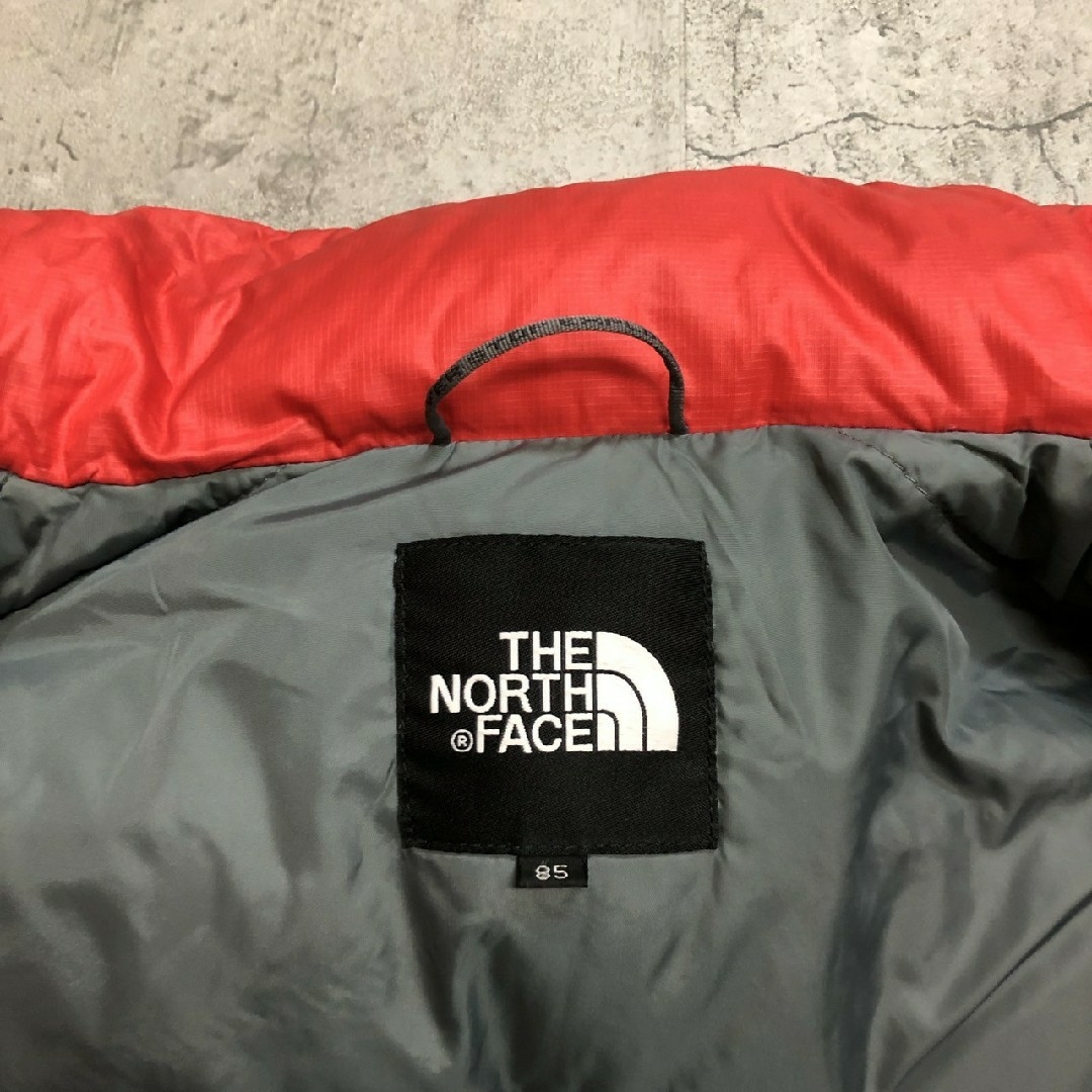 THE NORTH FACE(ザノースフェイス)のザノースフェイス　ダウンジャケット　赤ピンク　レディースM 700フィル　ヌプシ レディースのジャケット/アウター(ダウンジャケット)の商品写真