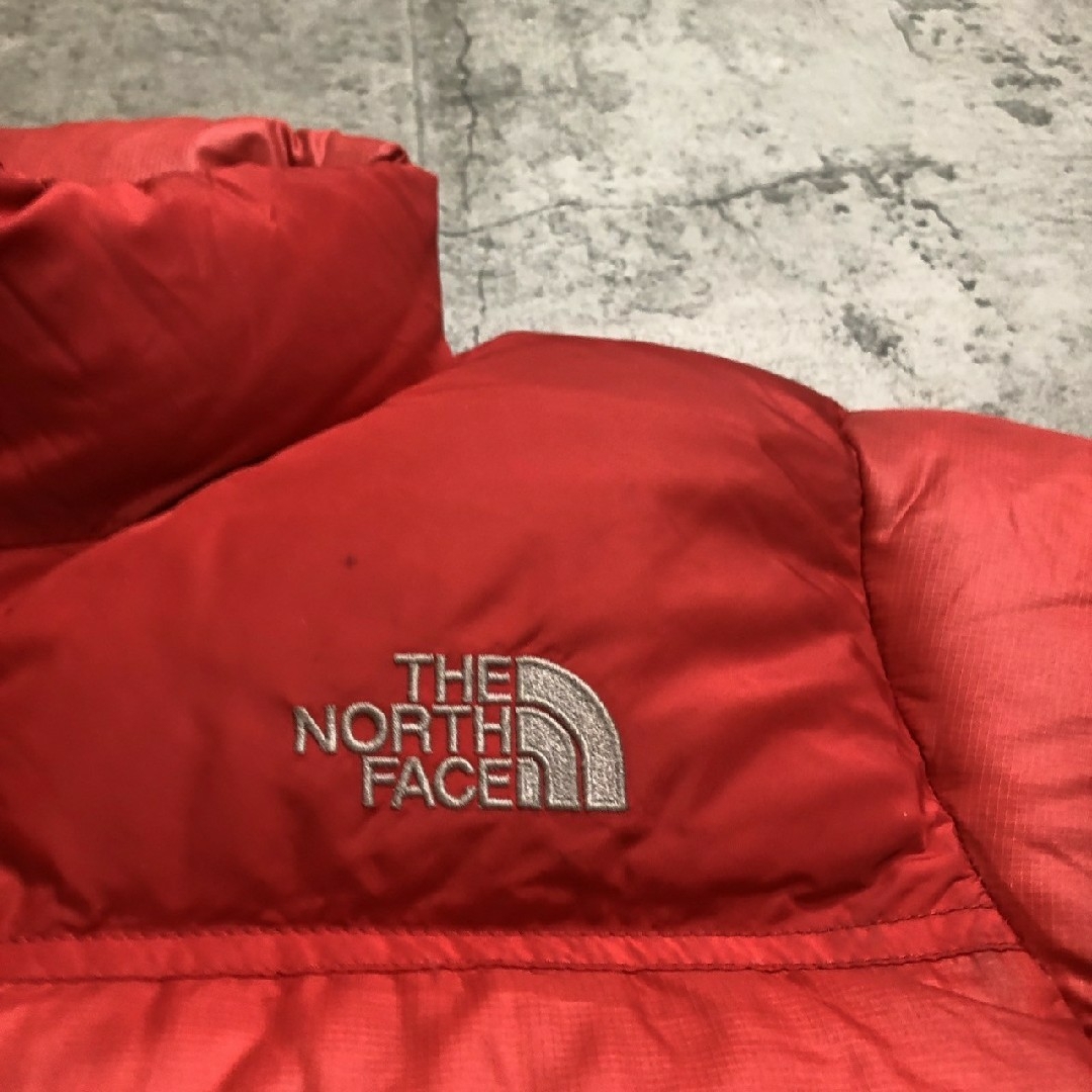 THE NORTH FACE(ザノースフェイス)のザノースフェイス　ダウンジャケット　赤ピンク　レディースM 700フィル　ヌプシ レディースのジャケット/アウター(ダウンジャケット)の商品写真