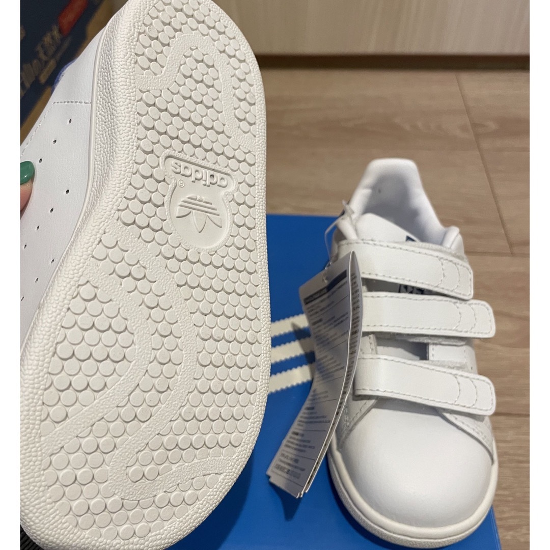 SUPERSTAR(スーパースター)のadidas キッズスニーカー　スタンスミス キッズ/ベビー/マタニティのキッズ靴/シューズ(15cm~)(スニーカー)の商品写真