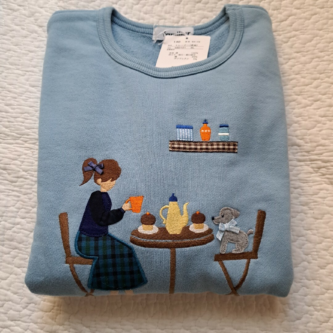 familiar(ファミリア)のファミリア　familiar　トレーナー　140 キッズ/ベビー/マタニティのキッズ服女の子用(90cm~)(Tシャツ/カットソー)の商品写真