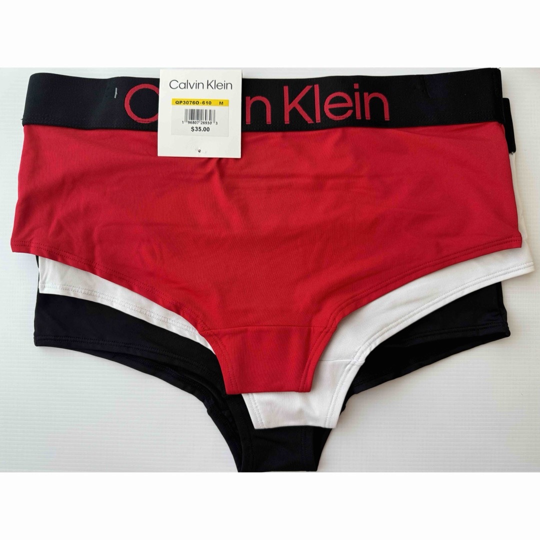 Calvin Klein(カルバンクライン)の大きめロゴ Calvin Klein ショーツ Mサイズ 3枚セット レディースの下着/アンダーウェア(ショーツ)の商品写真