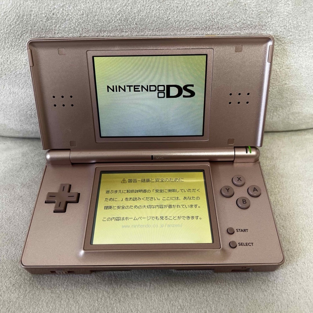 ニンテンドーDS(ニンテンドーDS)のNintendo DS lite （メタリックロゼ） エンタメ/ホビーのゲームソフト/ゲーム機本体(携帯用ゲーム機本体)の商品写真